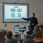 У Черкасах рятувальники навчають школярів правилам мінної безпеки: “Безпека дітей — майбутнє країни”
