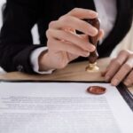 ​Які умови виїзду нотаріуса до людини, яка не може з’явитися до нотаріальної контори самостійно