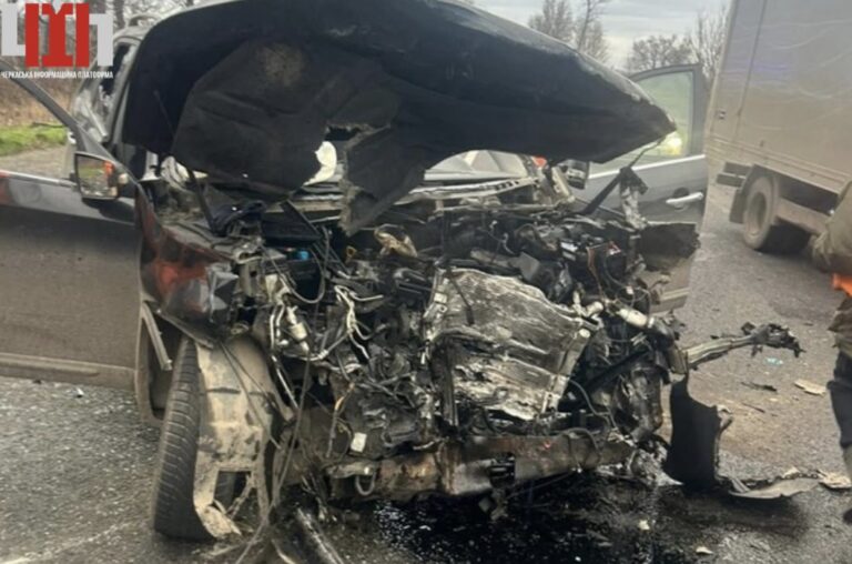 ДТП на автодорозі Канів — Кременчук: троє людей госпіталізовані