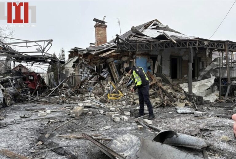 Дронова атака по Черкасах: поліція фіксує наслідки воєнного злочину рф