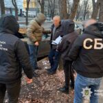 Фіктивний шлюб за 10 тисяч доларів: у Черкасах викрили схему незаконного виїзду за кордон