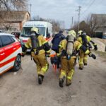 Пожежа у Золотоноші: рятувальники врятували чоловіка з палаючого будинку