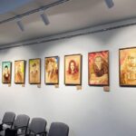 Кава як фарба: у Черкасах відкрили незвичну виставку портретів