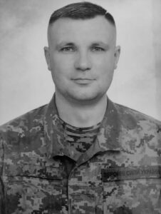 Черкаси попрощалися з Героєм: на війні загинув Віталій Ткаленко