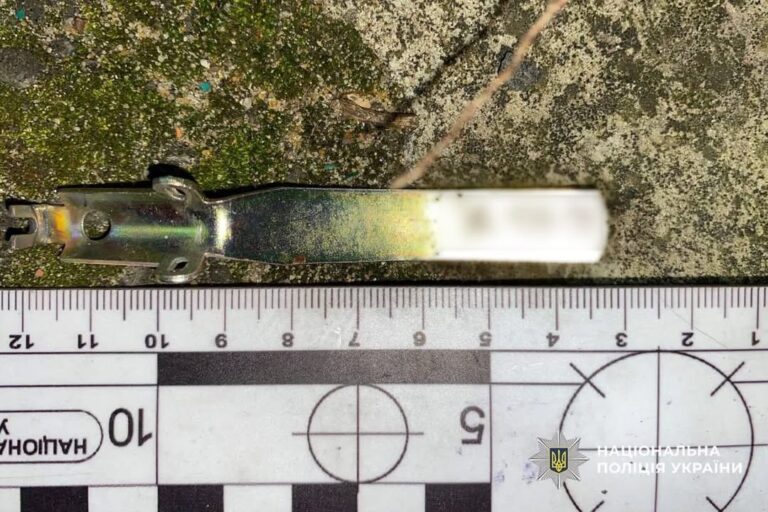 Вибух серед ночі: на Звенигородщині чоловік підірвав гранату у дворі житлового будинку