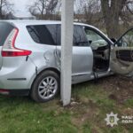 Аварія на Черкащині: авто злетіло з дороги та врізалося у дерево, є постраждалі
