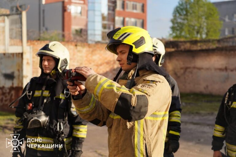Пожежу на виробництві в Черкасах ліквідовано: обійшлося без постраждалих