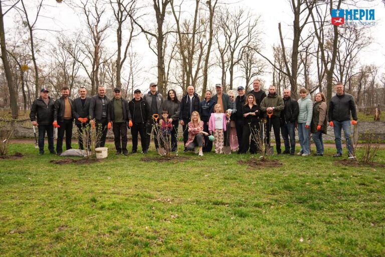 Черкаси вийшли на толоку: місто об’єдналося заради чистоти і зелені