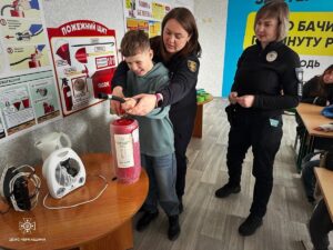 Рятувальники навчають дітей правилам безпеки: у ліцеї «Успіх» провели пізнавальний урок