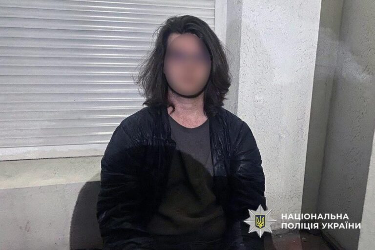 Підпал банку в Черкасах: 18-річного затримали на гарячому з каністрою, поліція розкрила деталі справи