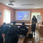Тиждень безбар’єрності: поліцейські Черкащини вчилися комунікувати з повагою та розумінням