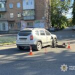 Не пропустив на перехресті: у Черкасах водій Dacia збив чоловіка на електросамокаті, відкрито кримінальне провадження