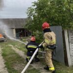 Зварювання закінчилося пожежею: на Черкащині спалахнув ВАЗ, власник отримав опіки