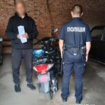 На Уманщині чоловік пограбував жінку просто на вулиці: поліція затримала його того ж дня