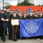Підтримка майбутніх захисників: черкаські поліцейські відвідали ліцеїстів і передали солодкі подарунки
