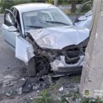 Влетів у електроопору в центрі Черкас: моторошна ДТП на Смілянській завершилася кримінальним провадженням