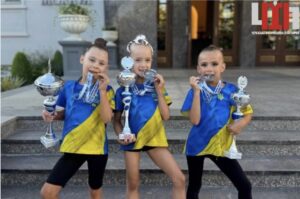 Чемпіонки світу з Черкащини: юні спортсменки привезли до України шість медалей із Сербії