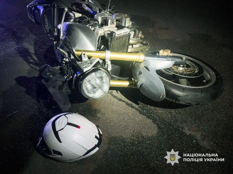 Мотоцикліст збив двох 13-річних дівчат на переході в Чорнобаї: поліція відкрила провадження
