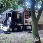 Нічні підпали у Черкасах: поліція викрила чоловіка, якого підозрюють у знищенні двох автомобілів
