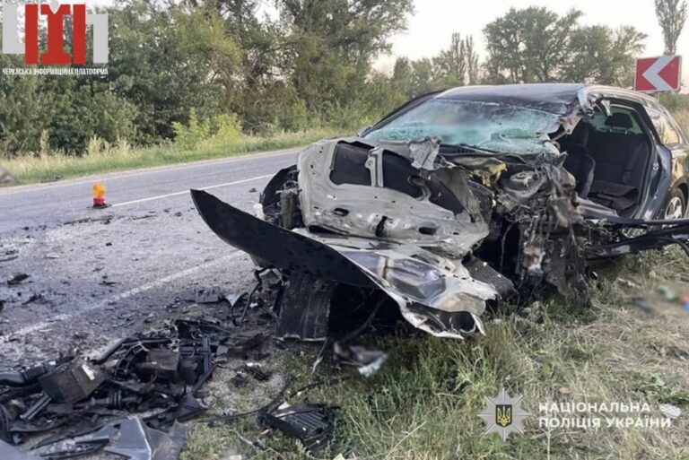 Лобове зіткнення на Уманщині забрало життя двох водіїв: поліція розслідує смертельну ДТП