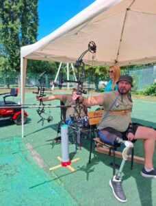 У Черкасах ветеранів запрошують на регулярні тренування зі стрільби з лука: коли та де проходять заняття