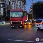 В Умані Volkswagen зіткнувся з вантажівкою: 21-річному водієві загрожує адмінвідповідальність