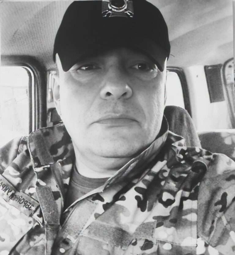 У Черкасах попрощалися із захисником Олегом Литвіновим: серце військового передчасно зупинилося