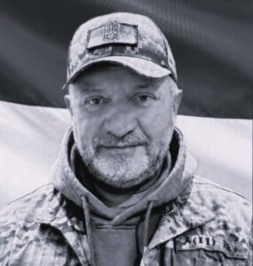 У Черкасах попрощалися із сапером Віктором Лозовенком, який передчасно пішов із життя