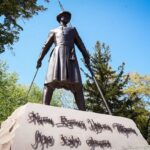 У Черкасах відкрили скульптурну композицію «Джура»: нова патріотична локація міста