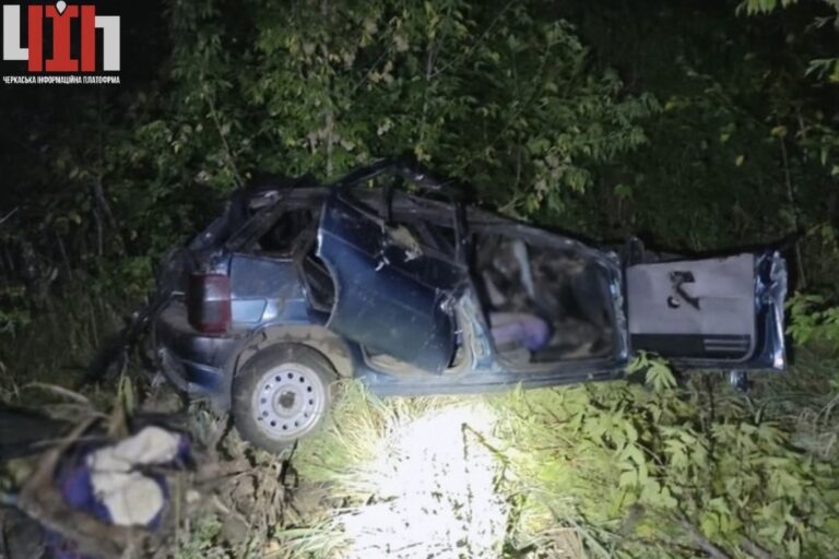 На Черкащині в ДТП загинув 23-річний пасажир, ще троє людей у лікарні