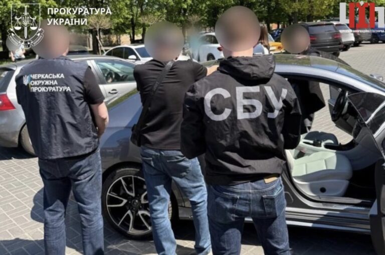 На Черкащині чоловік за $16 тисяч обіцяв допомогти оформити інвалідність