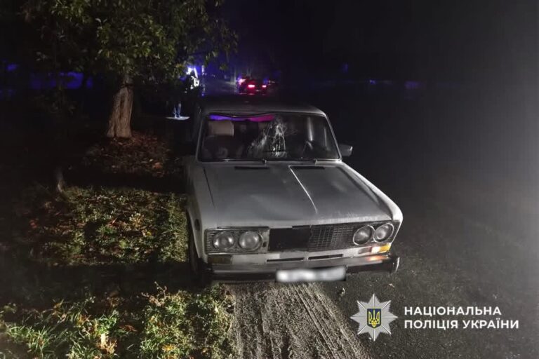 У Корсуні-Шевченківському п’яний водій на ВАЗ збив велосипедистку: жінка загинула на місці
