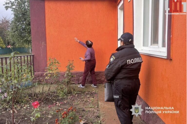У Монастирищі забруднили будинок загиблого військового: поліція встановлює обставини