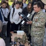 На Золотоніщині школярі зустрілися з ветераном війни та дізналися про роботу дронів