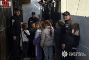 В Умані поліцейські провели для школярів урок відповідальності за тварин